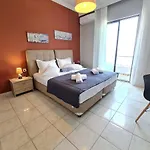 Daire Kiki'S Seaview House *