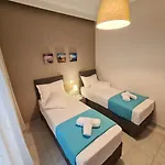 Kiki'S Seaview House *