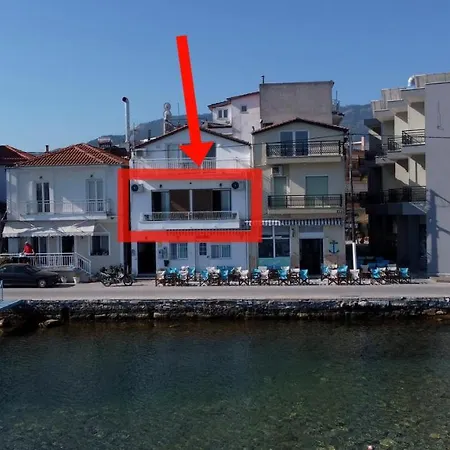 Kiki'S Seaview House * Liménasz