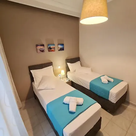 Kiki's Seaview House *