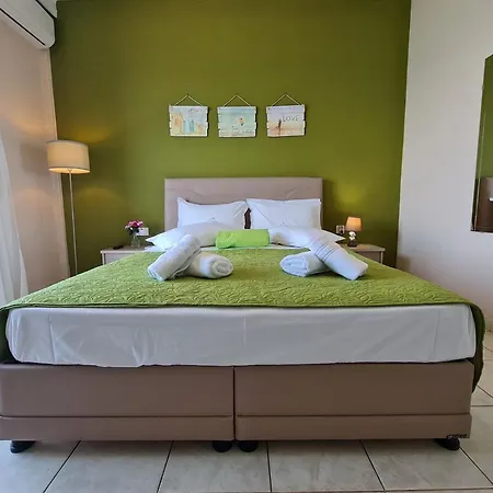 Kiki's Seaview House