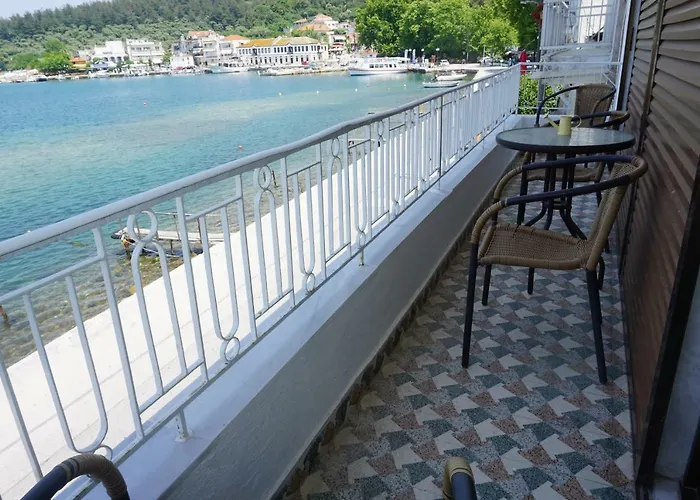 Kiki'S Seaview House * Liménasz