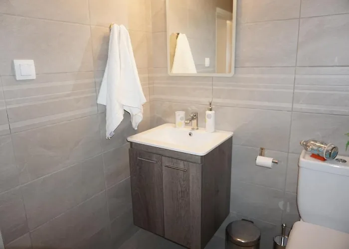 Kiki'S Seaview House Apartman Liménasz